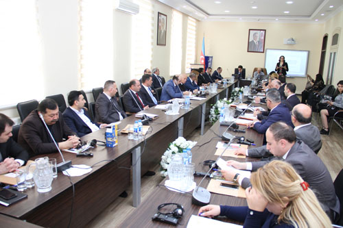  BEYNƏLXALQ QIZIL XAÇ KOMİTƏSİ VƏ ƏDLİYYƏ AKADEMİYASININ BİRGƏ TƏŞKİLATÇILIĞI İLƏ HAKİMLƏR VƏ PROKURORLAR ÜÇÜN TƏLİM KEÇİRİLİBD