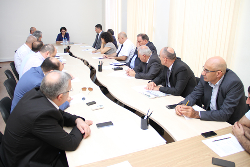 HAKİMLƏR ÜÇÜN MƏNZİL MƏCƏLLƏSİNİN TƏTBİQİ İLƏ BAĞLI İXTİSASARTIRMA KURSU KEÇİRİLİB