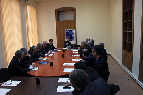 HAKİMLƏR ÜÇÜN İXTİSASARTIRMA KURSU KEÇİRİLİB