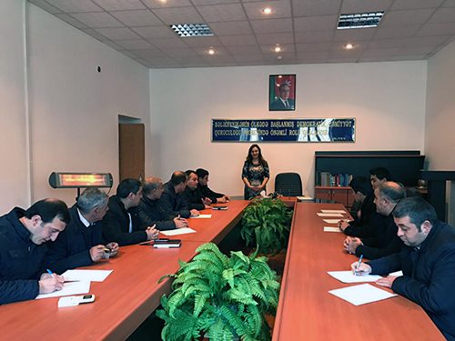 BƏLƏDİYYƏ ÜZVLƏRİ VƏ QULLUQÇULARININ  HÜQUQİ MAARİFLƏNDİRİLMƏSİ MƏQSƏDİLƏ TƏDRİS KURSU KEÇİRİLİB