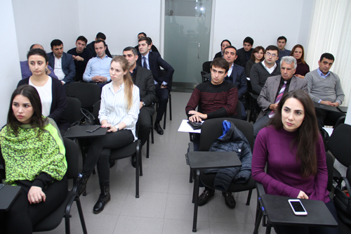 ƏDLİYYƏ AKADEMİYASINDA “KORRUPSİYAYA QARŞI MÜBARİZƏ” MÖVZUSUNDA TƏLİMLƏR KEÇİRİLİB