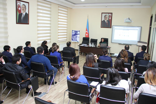 MƏHKƏMƏ APARATI İŞÇİLƏRİ ÜÇÜN “MƏHKƏMƏ FƏALİYYƏTİNİN SƏMƏRƏLİLİYİNİN ARTIRILMASINA YÖNƏLMİŞ TƏDBİRLƏR” MÖVZUSUNDA TƏLİM KEÇİRİLİB