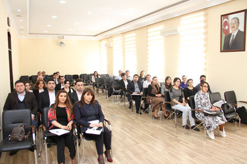 ƏDLIYYƏ AKADEMIYASINDA MƏHKƏMƏ APARATI IŞÇILƏRI IXTISASARTIRMA KURSLARI KEÇIRILIB