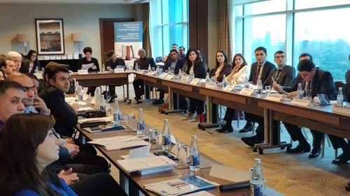 VƏKİLLƏR KOLLEGİYASININ ÜZVLƏRİ ÜÇÜN TƏLİMLƏR KEÇİRİLİB