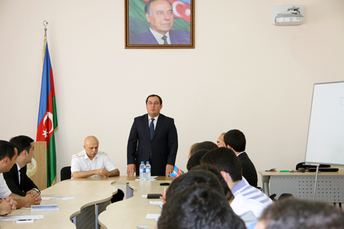 ƏDLİYYƏ AKADEMİYASINDA AZƏRBAYCAN RESPUBLİKASININ PROKURORLUQ ORQANLARINA İLK DƏFƏ QULLUĞA QƏBUL EDİLƏN NAMİZƏDLƏRİN PEŞƏ FƏALİYYƏTİNƏ BURAXILIŞI MƏQSƏDİLƏ İCBARİ TƏLİM KURSU BAŞLAMIŞDIR