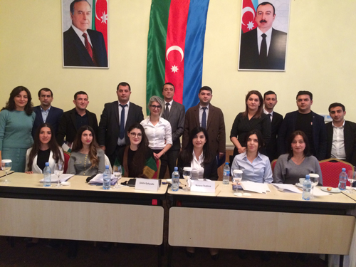 MƏHKƏMƏ APARATI İŞÇİLƏRİ ÜÇÜN TƏLİM KEÇİRİLİB