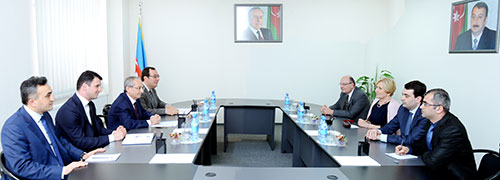 ƏDLİYYƏ AKADEMİYASINDA VƏKİLLƏR BEYNƏLXALQ TƏCRÜBƏNİ ÖYRƏNİRLƏR