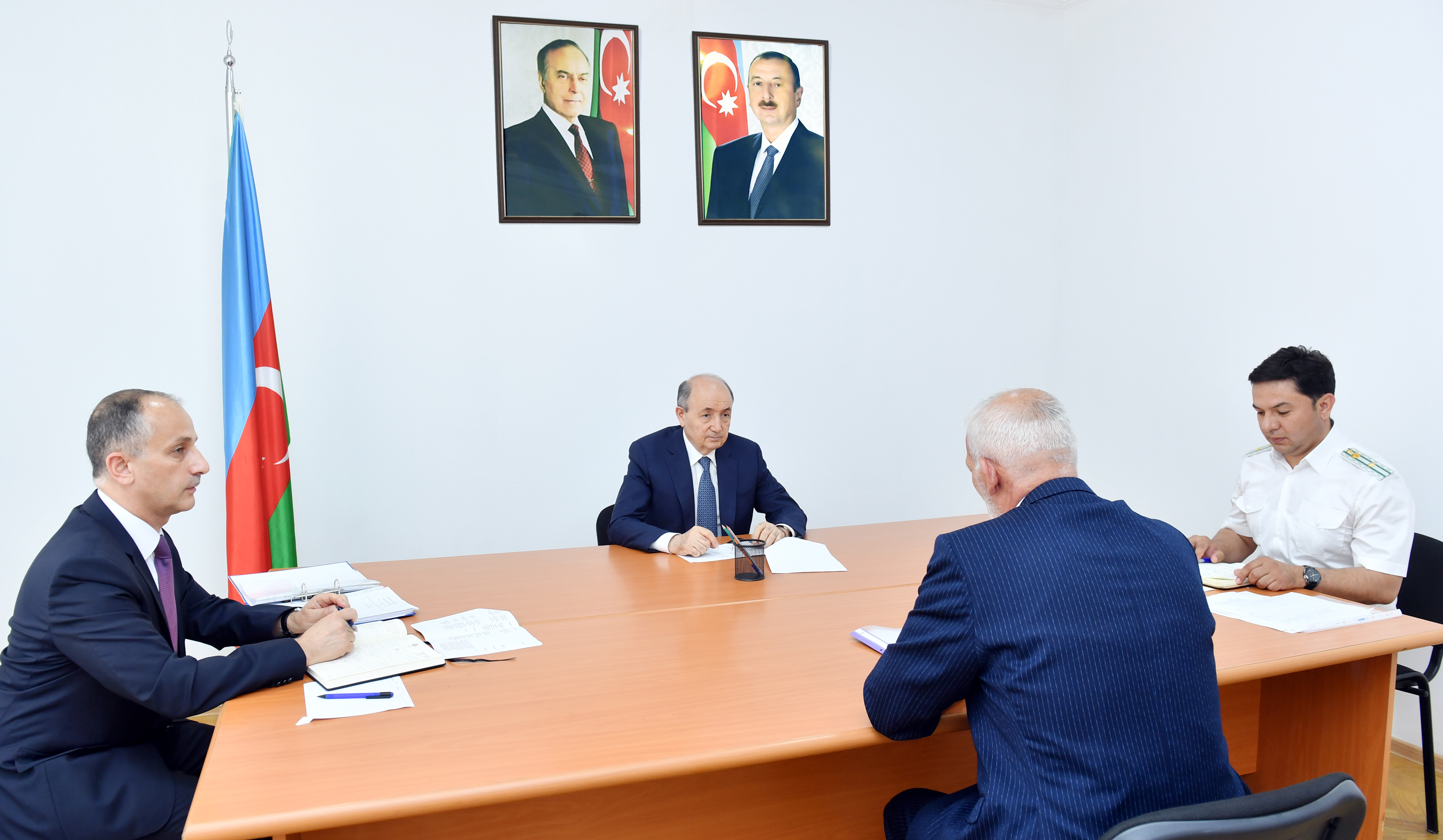 Ədliyyə Naziri Ağsuda Vətəndaşları Qəbul Edib