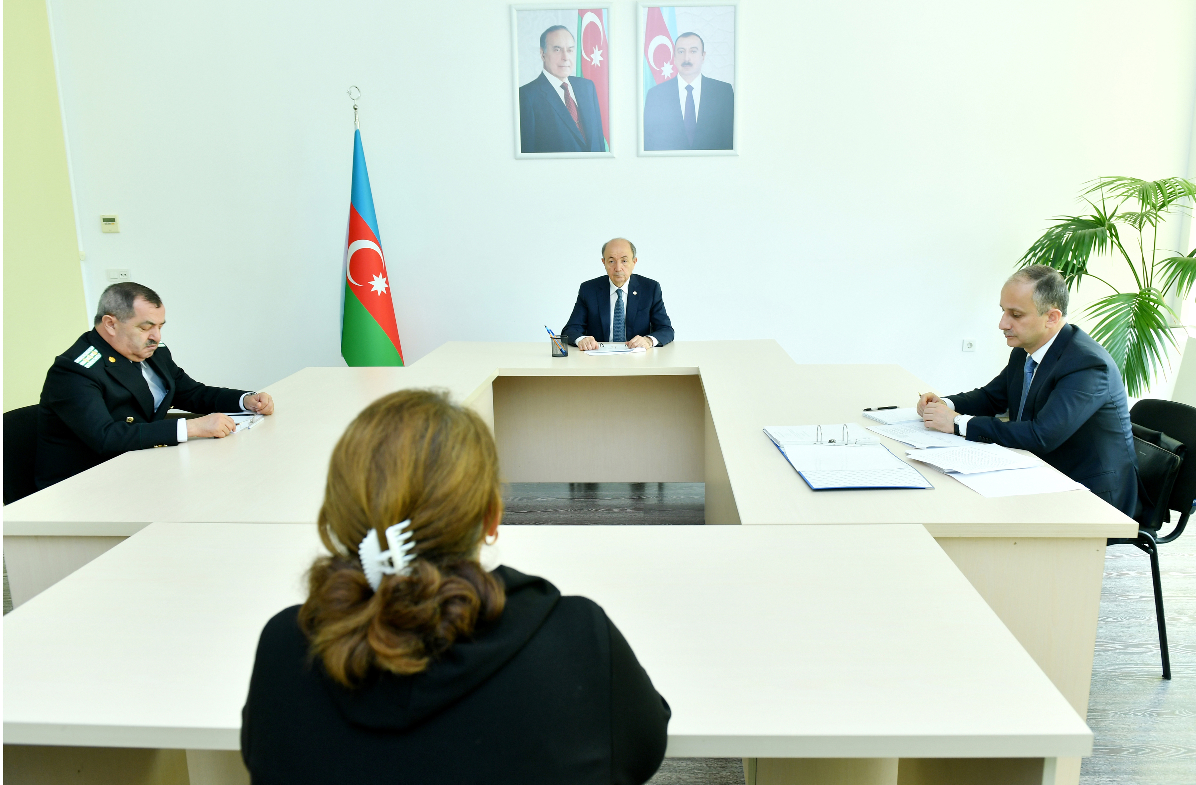 Ədliyyə naziri Sabirabadda vətəndaşları qəbul edib