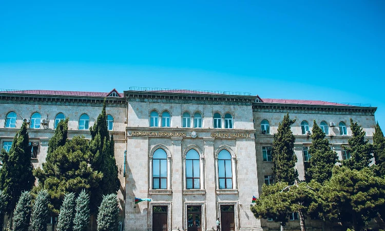 Ədliyyə Akademiyası aşağıda göstərilən vakant vəzifələr üzrə müsabiqə elan edir