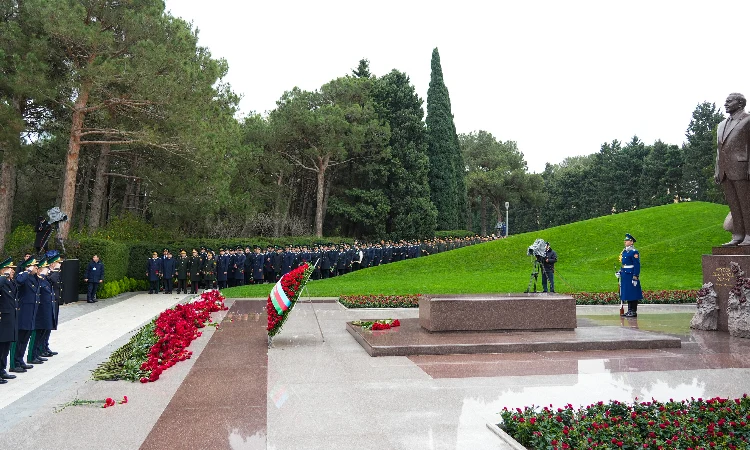 Ədliyyə Nazirliyində Ulu Öndər Heydər Əliyevin xatirəsi anılıb