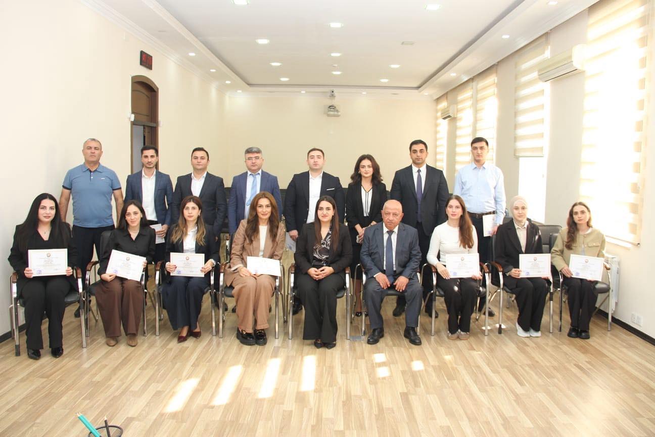 Ədliyyə Akademiyasında  “Normativ hüquqi aktların şərhi” mövzusunda təlimə yekun vurulub